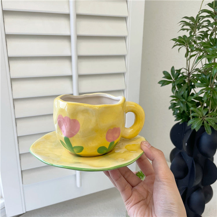 Retro Pinch Porcelain Cups with Plaid & Floral Tea Cups and Saucer Set